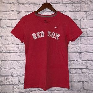 ☀️3/$25 Nike Red Sox Logo T Shirt • Sz M Red